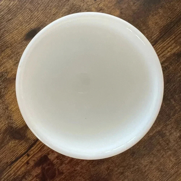 VINTAGE: White milk glass, goblet. - Picture 3 of 9
